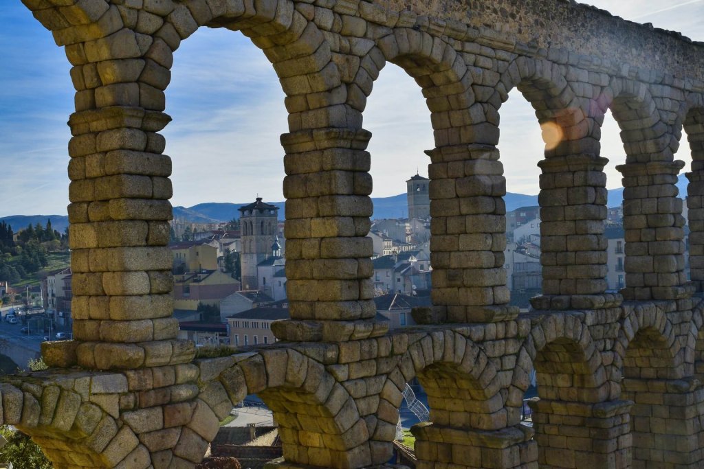 The Aqueduct of Segovia. Image: Manuel Lopez, Unsplash. 
